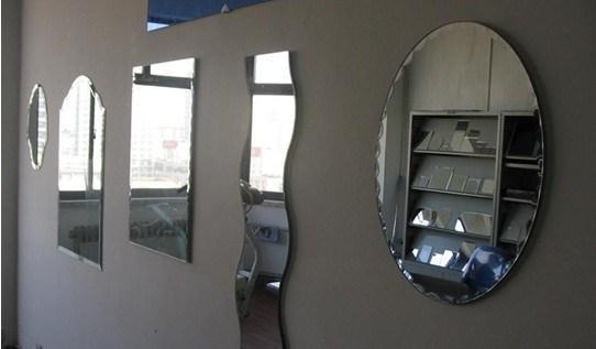 รูปภาพ:https://image.made-in-china.com/2f0j00SjqauWFsZTzc/1-1mm-8mm-Aluminum-Mirror-Silver-Mirror-Copper-Free-Mirror-Colored-Mirror-Glass-Vinyl-Backed-Safety-Mirror.jpg