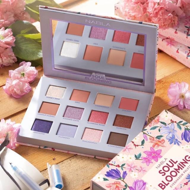 ภาพประกอบบทความ สวยหวานดั่งดอกไม้กำลังผลิบาน Soul Blooming Eyeshadow Palette พาเลทแต่งตาจาก NABLA Cosmetic