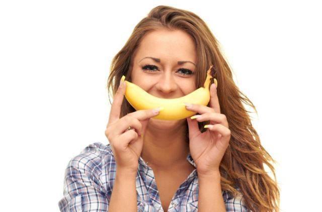 รูปภาพ:http://imbbpullzone.laedukreationpvt.netdna-cdn.com/wp-content/uploads/2015/03/beauty-benefits-banana-peel-5.jpg