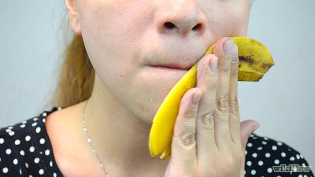รูปภาพ:http://pad2.whstatic.com/images/thumb/9/90/Treat-Acne-With-Banana-Peels-Step-2-Version-2.jpg/670px-Treat-Acne-With-Banana-Peels-Step-2-Version-2.jpg