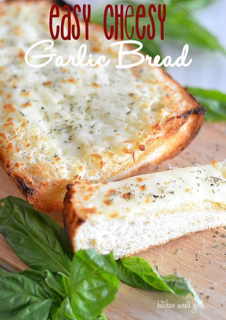 รูปภาพ:http://kitchenmeetsgirl.com/wp-content/uploads/2013/03/easy-cheesy-garlic-bread.jpg