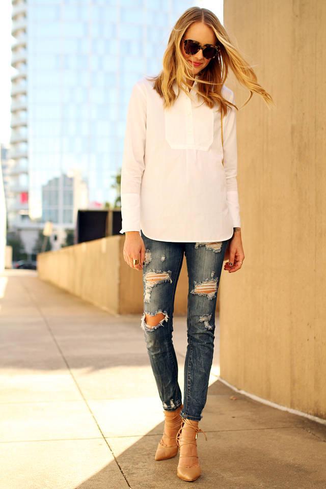 รูปภาพ:http://fashionjackson.com/wp-content/uploads/2015/10/fashion-jackson-jcrew-pique-bib-white-shirt-ripped-jeans-nude-lace-up-pumps-karen-walker-sunglasses.jpg