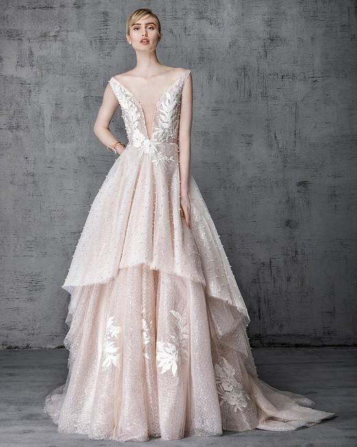 รูปภาพ:https://assets.marthastewartweddings.com/styles/wmax-520/d48/victoria-kyriakides-wedding-dress-spring-2019-12/victoria-kyriakides-wedding-dress-spring-2019-12_vert.jpg