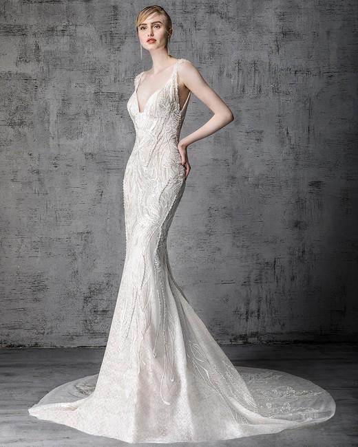 รูปภาพ:https://assets.marthastewartweddings.com/styles/wmax-520/d48/victoria-kyriakides-wedding-dress-spring-2019-01/victoria-kyriakides-wedding-dress-spring-2019-01_vert.jpg