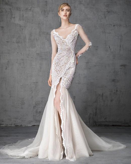 รูปภาพ:https://assets.marthastewartweddings.com/styles/wmax-520/d48/victoria-kyriakides-wedding-dress-spring-2019-12/victoria-kyriakides-wedding-dress-spring-2019-12_vert.jpg