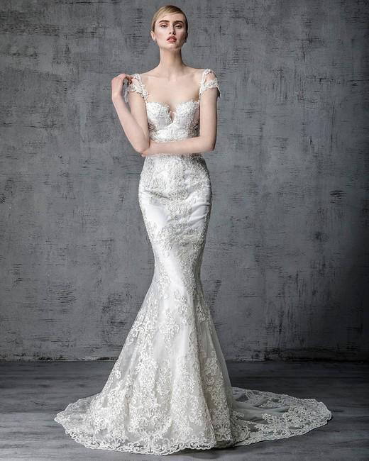 รูปภาพ:https://assets.marthastewartweddings.com/styles/wmax-520/d48/victoria-kyriakides-wedding-dress-spring-2019-05/victoria-kyriakides-wedding-dress-spring-2019-05_vert.jpg