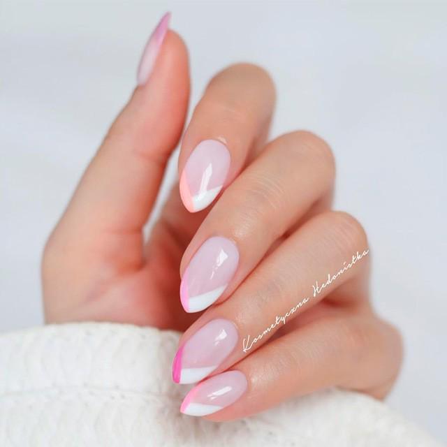 รูปภาพ:https://naildesignsjournal.com/wp-content/uploads/2017/12/pointy-nails-designs-medium-length-french-tips-white-peach-pink.jpg