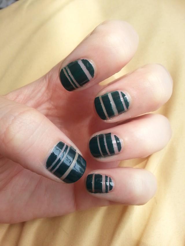 รูปภาพ:http://reynalive.com/wp-content/uploads/2018/03/nail-art-with-stripes-image-bare-tutorial-plus-polish-review-nood.jpg