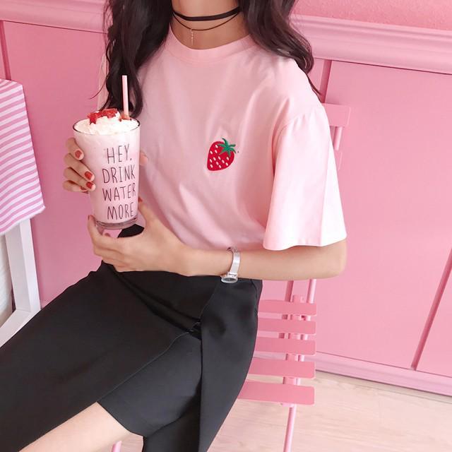 รูปภาพ:http://dlp2gfjvaz867.cloudfront.net/product_photos/55655498/Pink_20Sweet_20Strawberry_20Embroid_20Short_20T-Shirt_20Kpop_20Ulzzang_20Tee_20DC520_original.jpg