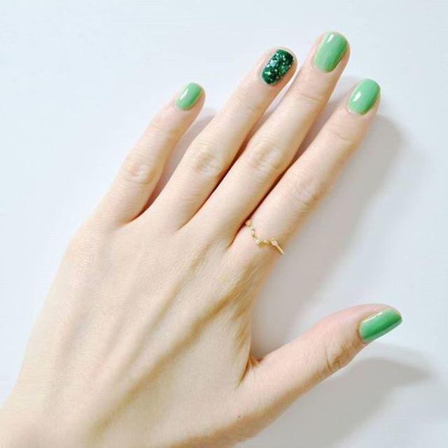 ตัวอย่าง ภาพหน้าปก:สดชื่นน่ารัก! เพ้นท์เล็บแบบ 'Green Nail' โทนสีเขียวซอฟต์ๆ แต่งได้หลายลุต