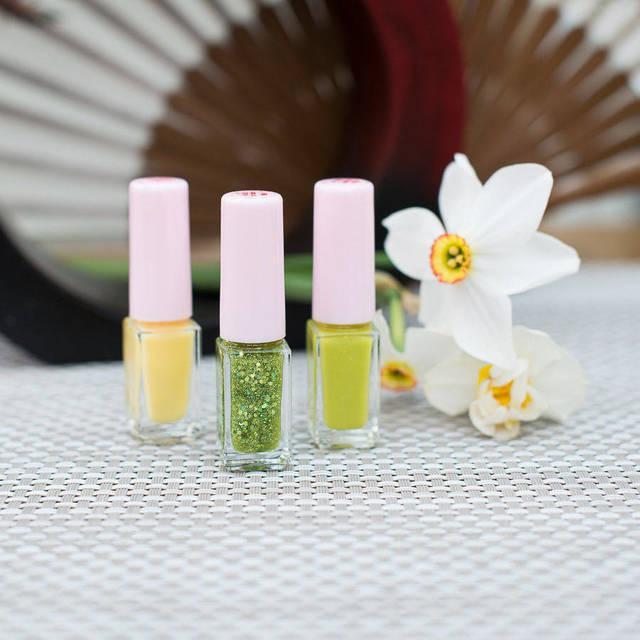 ภาพประกอบบทความ เพ้นท์เล็บง่ายๆ แค่ 3 step ด้วย Juicy Cocktail Gradation Nails