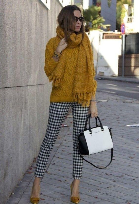 รูปภาพ:https://i.styleoholic.com/2017/10/04-a-mustard-sweater-and-scarf-checked-black-and-white-pants-and-mustard-shoes.jpg