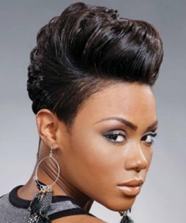 รูปภาพ:http://tophairstyletips.com/wp-content/uploads/2015/05/short-hairstyles-for-african-american-hair-2014.jpg