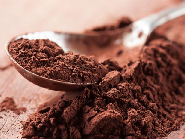 รูปภาพ:https://food.fnr.sndimg.com/content/dam/images/food/fullset/2016/2/9/0/HE_unsweetened-cocoa-powder-istock_s4x3.jpg.rend.hgtvcom.616.462.suffix/1455047176038.jpeg