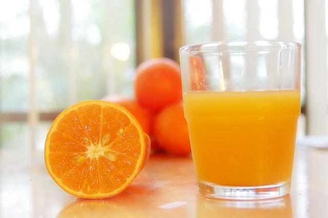 รูปภาพ:http://www.cybergenica.com/blog/wp-content/uploads/2011/01/fresh-squeezed-orange-juice1.jpg