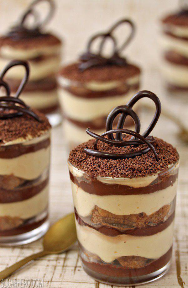 รูปภาพ:https://www.sugarhero.com/wp-content/uploads/2014/01/chocolate-tiramisu-1.jpg