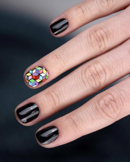 รูปภาพ:http://styleskinner.com/wp-content/uploads/2017/02/31Glitter-placement-optical-illusion-nails.jpg