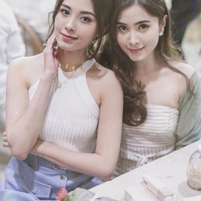 ตัวอย่าง ภาพหน้าปก:สวยแพ็คคู่! ส่องไอเดียแฟชั่นสุดปัง สองสาวฝาแฝด 'นิโคล - คามิลล่า' กับความสวยที่น่าจับตามอง