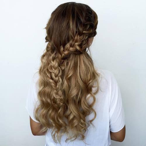 รูปภาพ:https://hairstylehub.com/wp-content/uploads/2017/08/half-up-double-french-braids.jpg