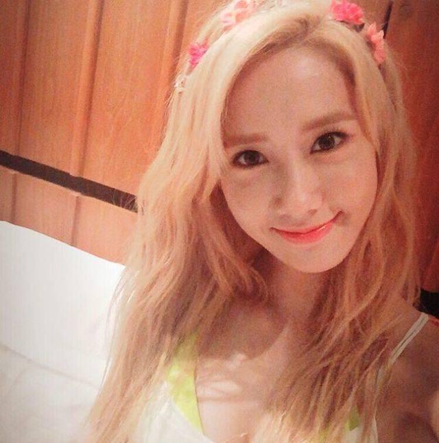 รูปภาพ:http://www.lookkeeper.com/wp-content/uploads/2015/11/yoona-blond-hair.jpg