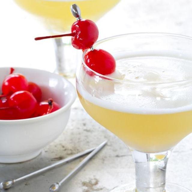 ตัวอย่าง ภาพหน้าปก:ใครว่าทำยากสูตร PINEAPPLE UPSIDE DOWN CAKE COCKTAIL ตวงให้เป๊ะก็ดื่มได้แบบฟิน ๆ 