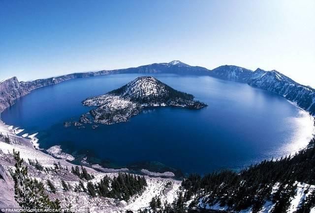 รูปภาพ:http://www.evacation.org/wp-content/uploads/2014/12/Crater-Lake-Oregon-Pitures.jpg