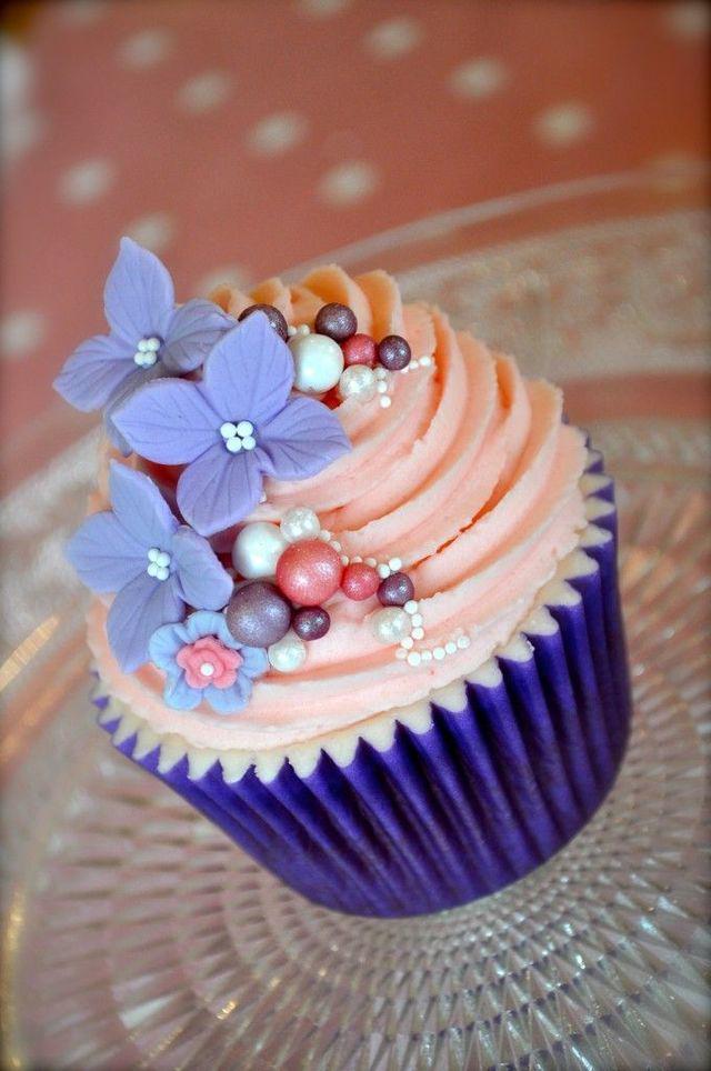 รูปภาพ:http://ditezdowozem.info/wp-content/uploads/pretty-cupcake-best-25-beautiful-cupcakes-ideas-on-pinterest-flower-cupcakes.jpg