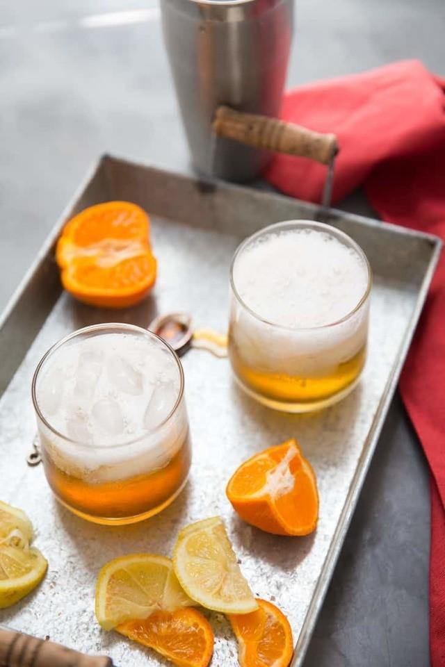รูปภาพ:https://www.lemonsforlulu.com/wp-content/uploads/2017/11/Ginger-Maple-Bourbon-Cocktail-3.jpg