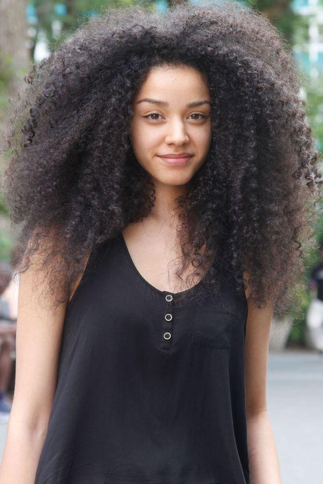 รูปภาพ:http://itsearchitall.com/uploads/amazing-afro-textured-hair-type-fashionsizzle-for-black-girl-style-and-hairstyles-ponytails-ideas_TFAST_11680.jpg
