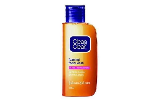 รูปภาพ:http://cdn2.stylecraze.com/wp-content/uploads/2013/01/Clean-Clear-Foaming-Facial-Face-Wash1.jpg