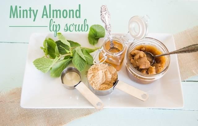 รูปภาพ:http://thechicsite.com/wp-content/uploads/2014/03/DIY-Minty-Almond-Lip-Scrub.jpg