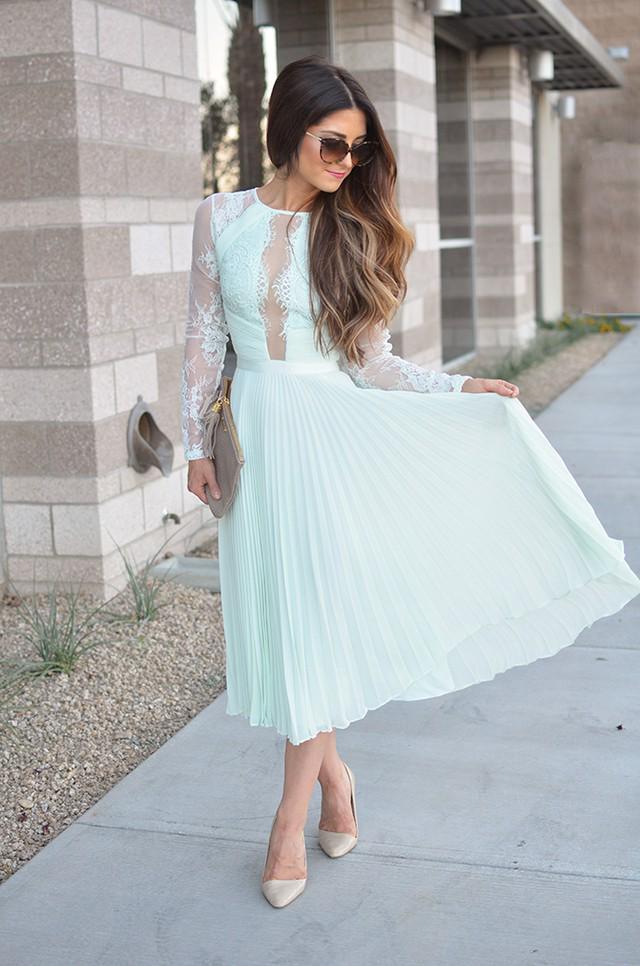 รูปภาพ:https://3.bp.blogspot.com/-d_YFH95FMzQ/V1nZRGm7QHI/AAAAAAAAPf8/4GzN9lRlTtkpKNF3WLYkTqnMYKEgcQ7swCLcB/s1600/asos-wedding-lace-dress.jpg