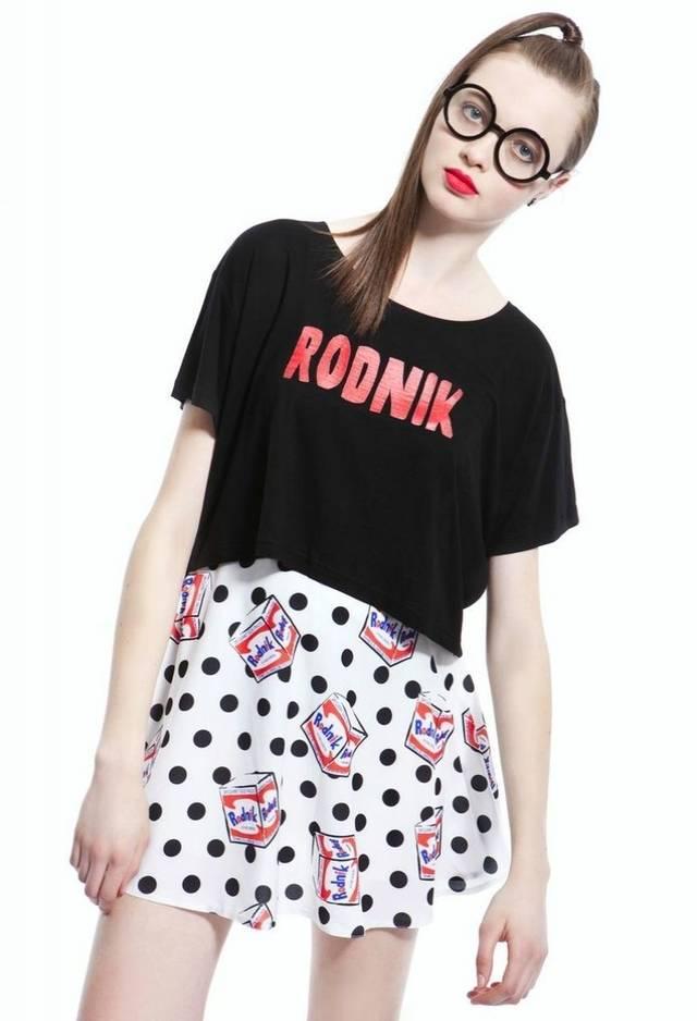 รูปภาพ:http://www.therodnikband.com/sites/default/files/styles/zoomed/public/Brillo%20Box%20Polka%20Dot%20Skater%20Skirt_0.jpg