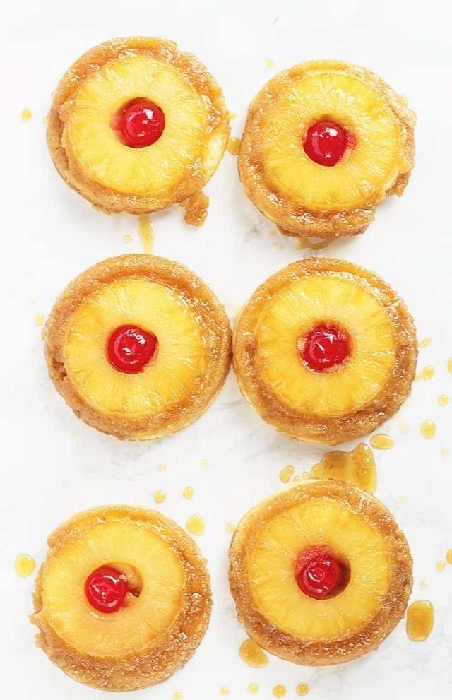 รูปภาพ:https://cdn1.cookiedoughandovenmitt.com/wp-content/uploads/2017/08/pineapple-upside-down-cookies-picture.jpg