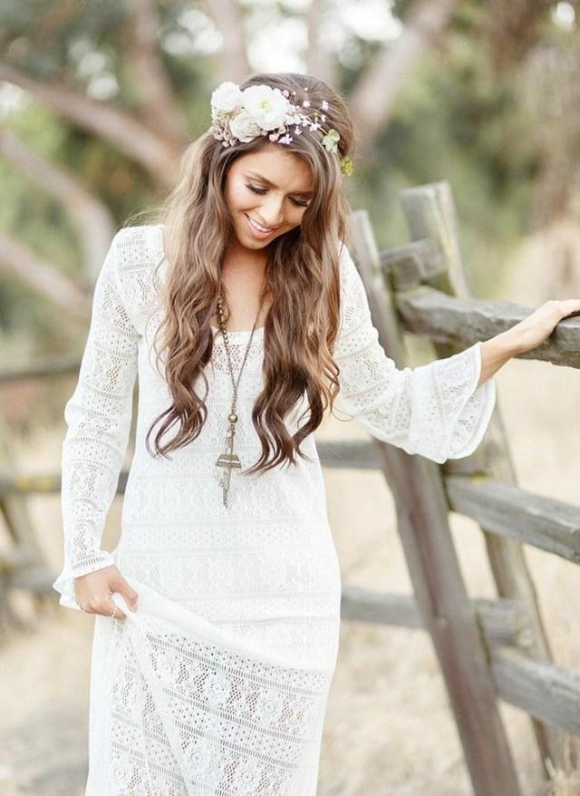 รูปภาพ:https://i2.wp.com/www.ecstasycoffee.com/wp-content/uploads/2016/11/bohemian-chic-wedding-dress26.jpg?resize=700%2C960