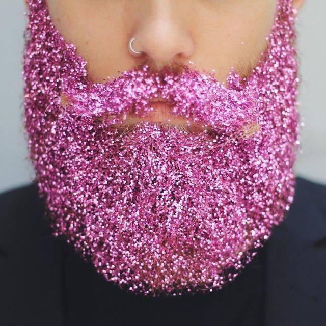 รูปภาพ:http://static.boredpanda.com/blog/wp-content/uploads/2015/11/glitter-beard-trend-65__700.jpg