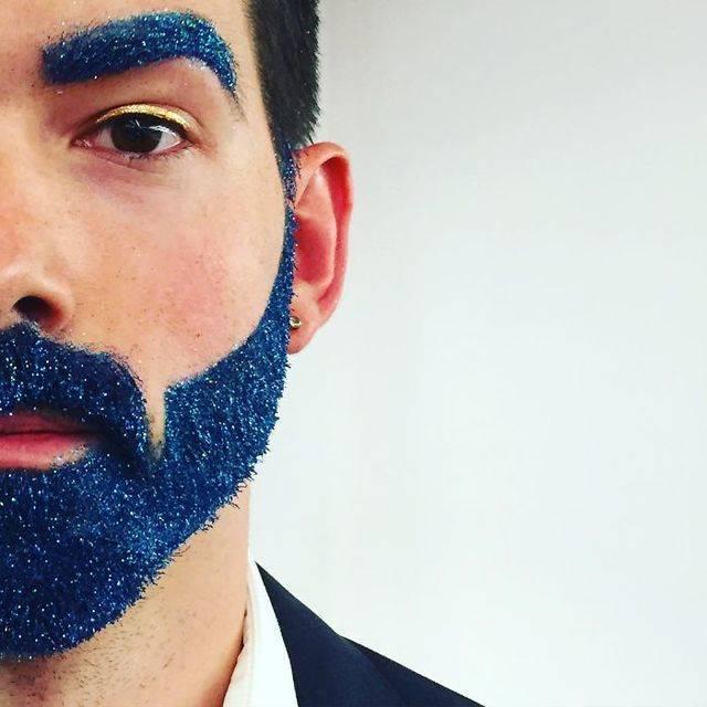 รูปภาพ:http://static.boredpanda.com/blog/wp-content/uploads/2015/11/glitter-beard-trend-78__700.jpg