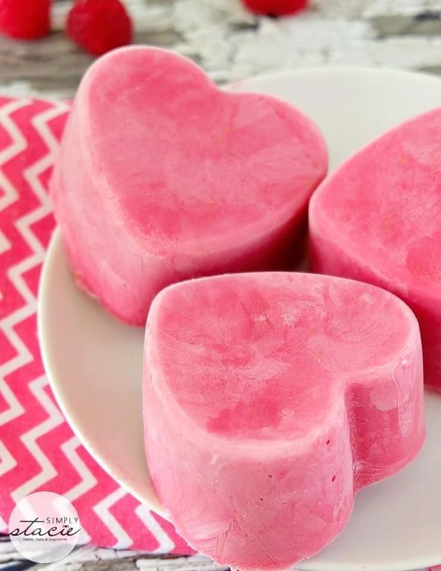 รูปภาพ:https://www.simplystacie.net/wp-content/uploads/2015/07/raspberry-hearts-4.jpg