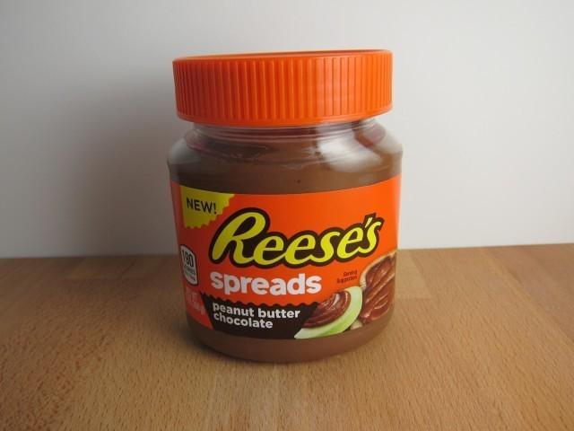รูปภาพ:http://4.bp.blogspot.com/-RbcPui7RF0Q/VJAfq0bOXoI/AAAAAAAAjDM/T-Hj8cvNw0Q/s1600/reeses-spread-chocolate-peanut-butter-01.JPG