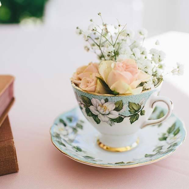 รูปภาพ:https://stayglam.com/wp-content/uploads/2018/03/Creative-Flowers-In-A-Teacup-Table-Decor.jpg