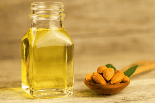 รูปภาพ:https://keralaspicesonline.com/wp-content/uploads/2017/09/almond-oil3.png