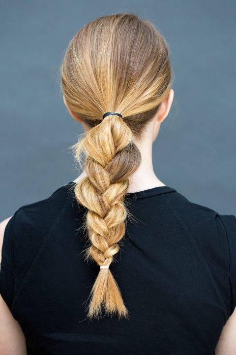 รูปภาพ:http://mac.h-cdn.co/assets/15/04/480x720/mcx-tres-braided-low-bun-1.jpg