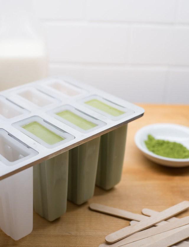 รูปภาพ:https://www.ohhowcivilized.com/wp-content/uploads/2014/06/0614-matcha-green-tea-ice-cream-bars-4-1.jpg
