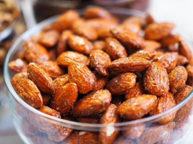 รูปภาพ:https://www.seriouseats.com/recipes/images/2014/12/20141218-spiced-nuts-daniel-gritzer-21.jpg