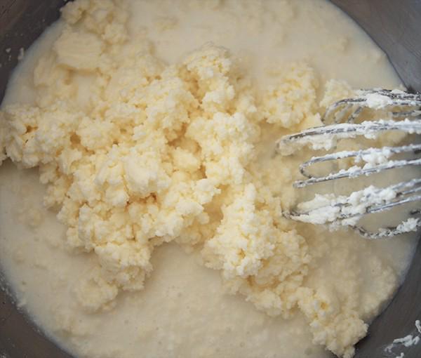 รูปภาพ:http://www.pastrypal.com/wp-content/uploads/2014/04/how_to_make_butter_7.jpg