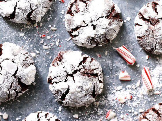 รูปภาพ:https://tutti-dolci.com/wp-content/uploads/2016/12/Chocolate-Peppermint-Crinkle-Cookies-2-copy-560x420.jpg