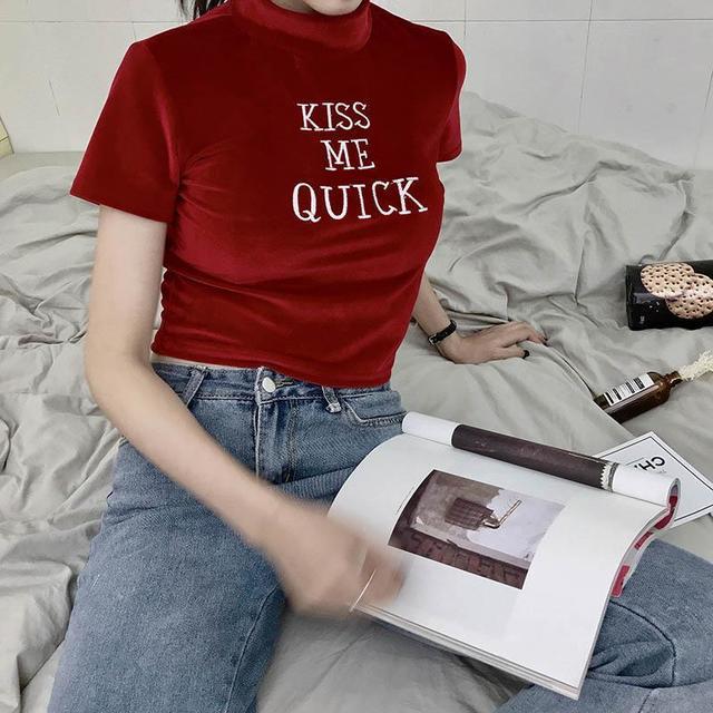 รูปภาพ:https://cdn.shopify.com/s/files/1/1751/5037/products/RED_VELVET_SHORT_SLEEVE_KISS_ME_QUICK_EMBROIDERY_TOP_1024x1024.jpg?v=1510186501