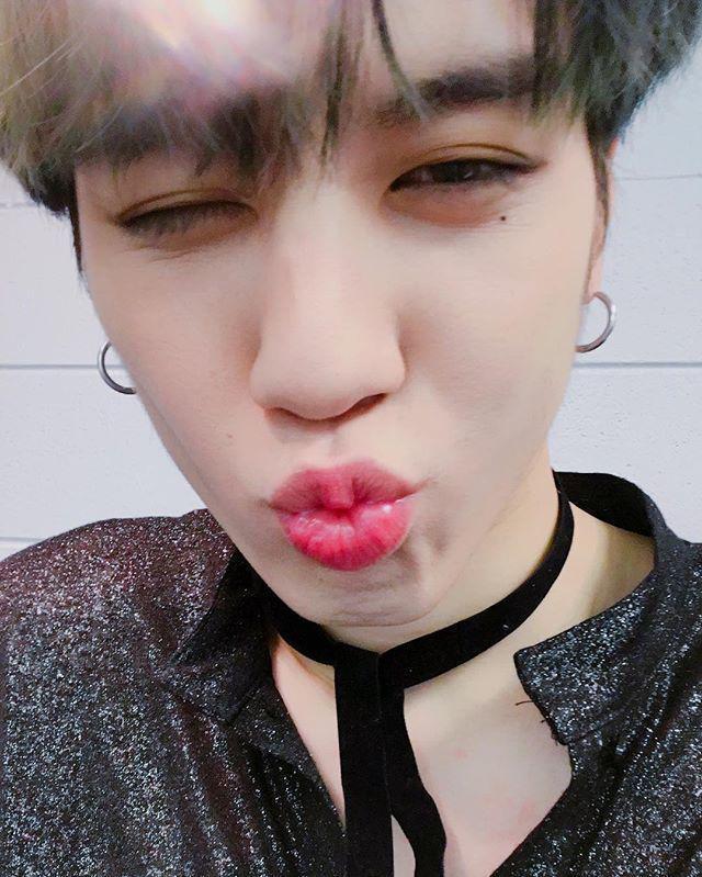 รูปภาพ:https://www.instagram.com/p/BQ0MvRcAXms/?hl=th&taken-by=yu_gyeom