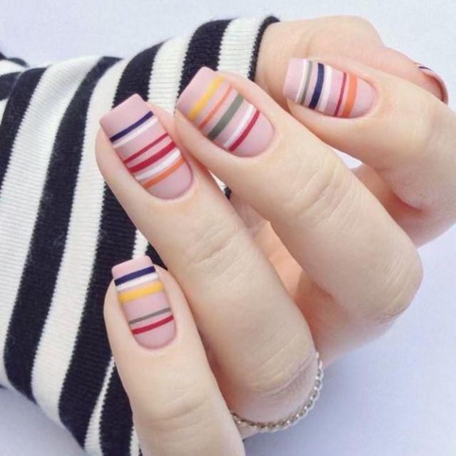 ภาพประกอบบทความ "Fancy Nails Art" ดีไซน์เพ้นท์เล็บสุดแฟนซี ด้วยสีเล็บคัลเลอร์ฟูล สวยจริงจังมาก 