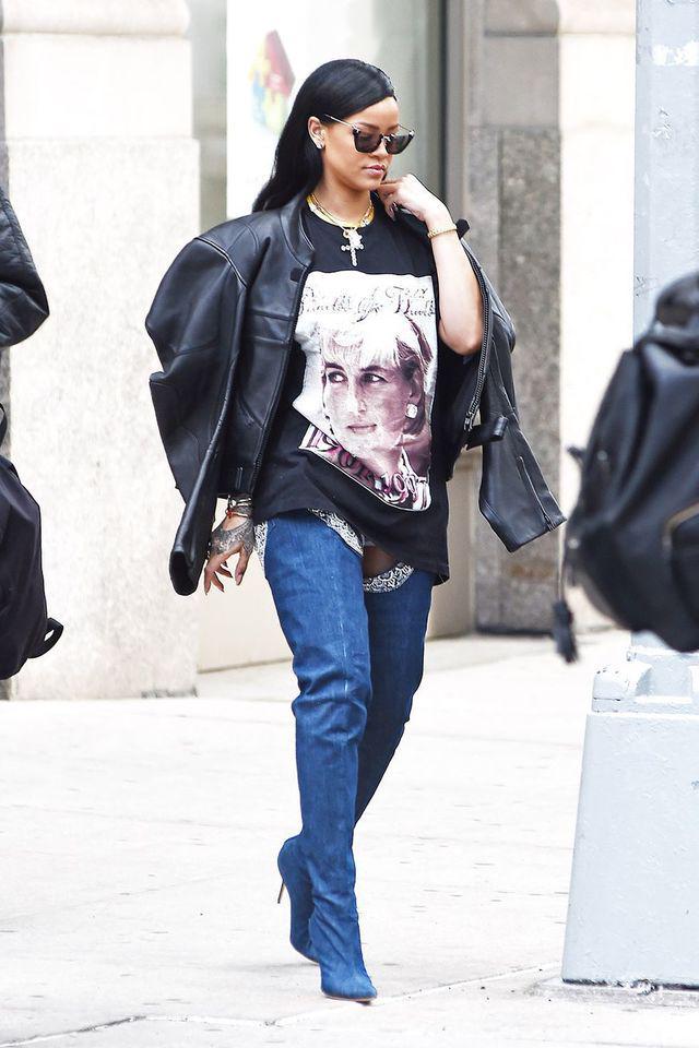 รูปภาพ:https://hips.hearstapps.com/hbz.h-cdn.co/assets/16/22/hbz-rihanna-april-2016-spl1255511_011.jpg?crop=1.0xw:1xh;center,top&resize=980:*